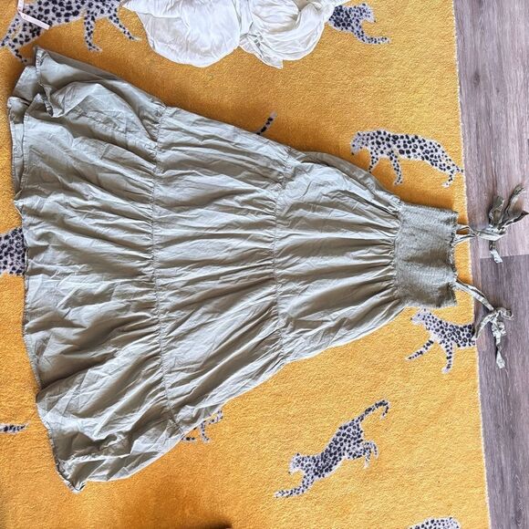 XIRENA Lorraine Dress in sand olive size medium - Picture 3 of 5